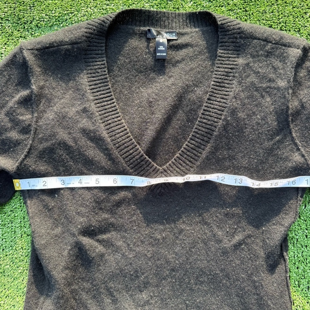 Cashmere Luxury Black V-neck Sweater, aqua brand size large - Picture 7 of 8